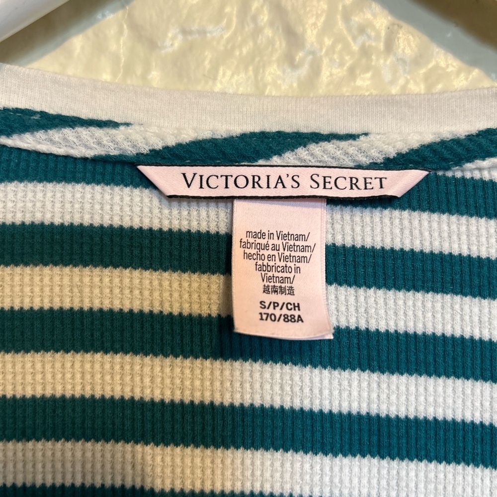 Victoria's‎ Secret Striped Teal and White Top size small - Picture 5 of 7
